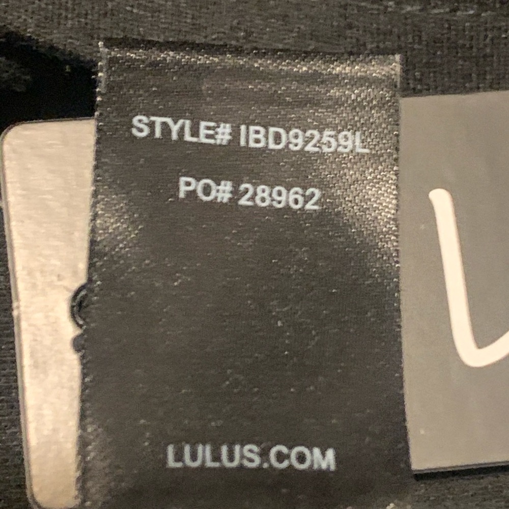 NWT Lulus Black Bell Sleeve Lace Dress sz Med - Picture 6 of 6